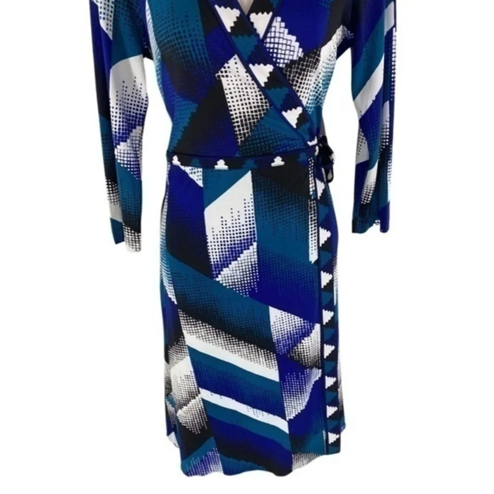 BCBGMaxazria Blue Combo print wrap jersey dress